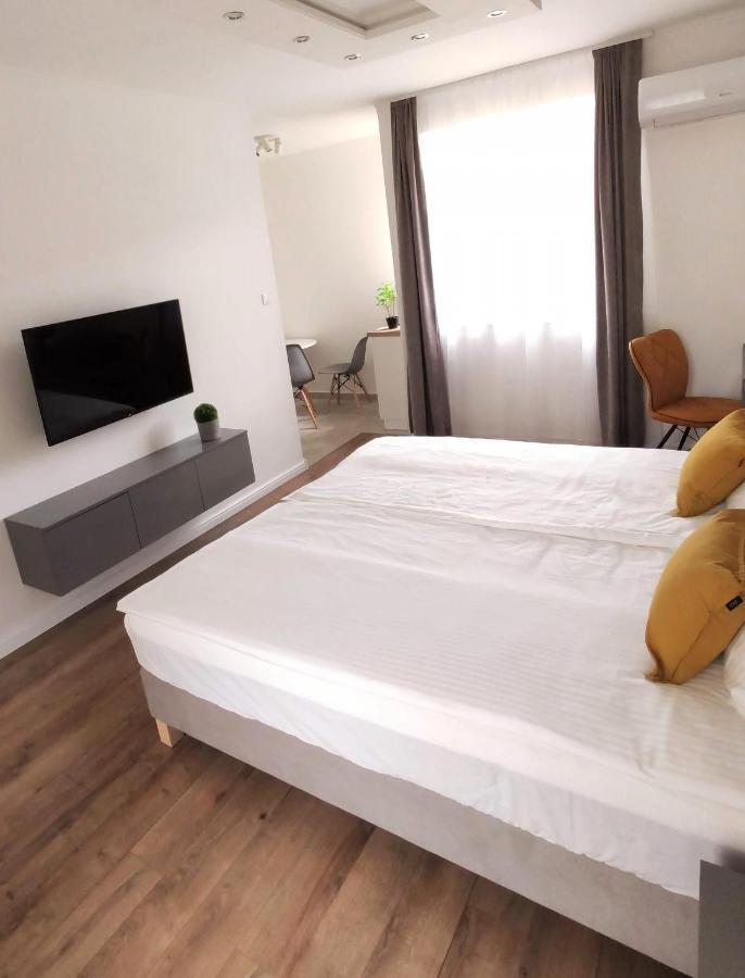 Helena Studio Apartman Сиофок Екстериор снимка