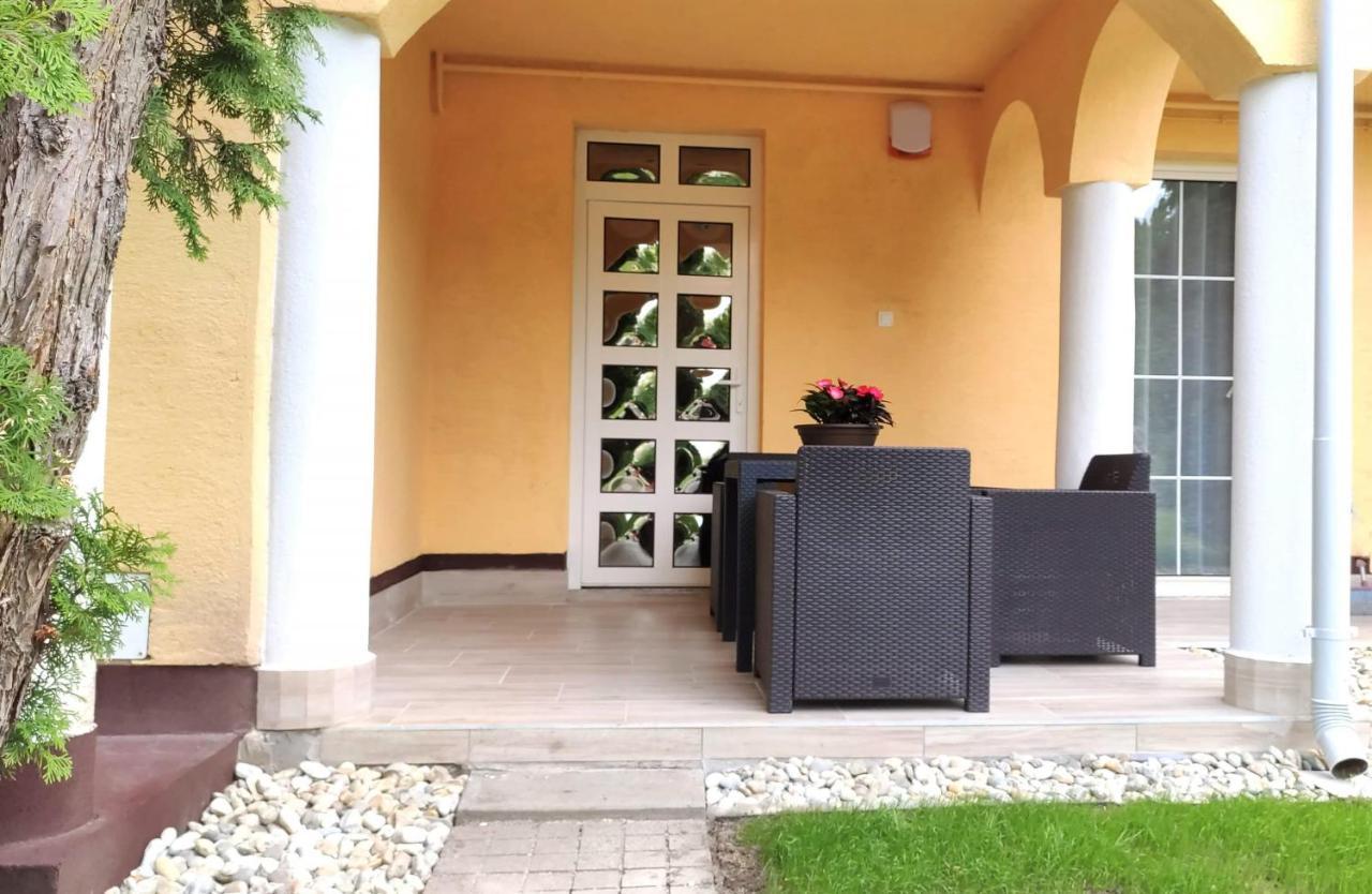 Helena Studio Apartman Сиофок Екстериор снимка