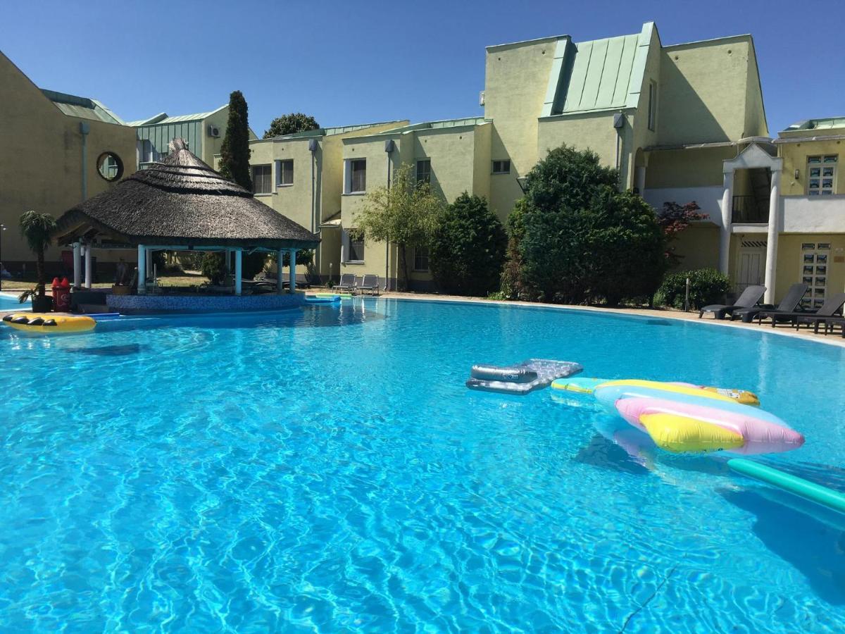 Helena Studio Apartman Сиофок Екстериор снимка