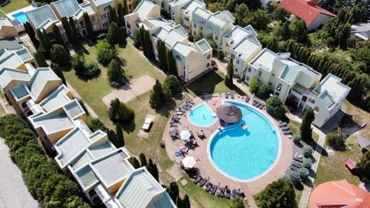 Helena Studio Apartman Сиофок Екстериор снимка